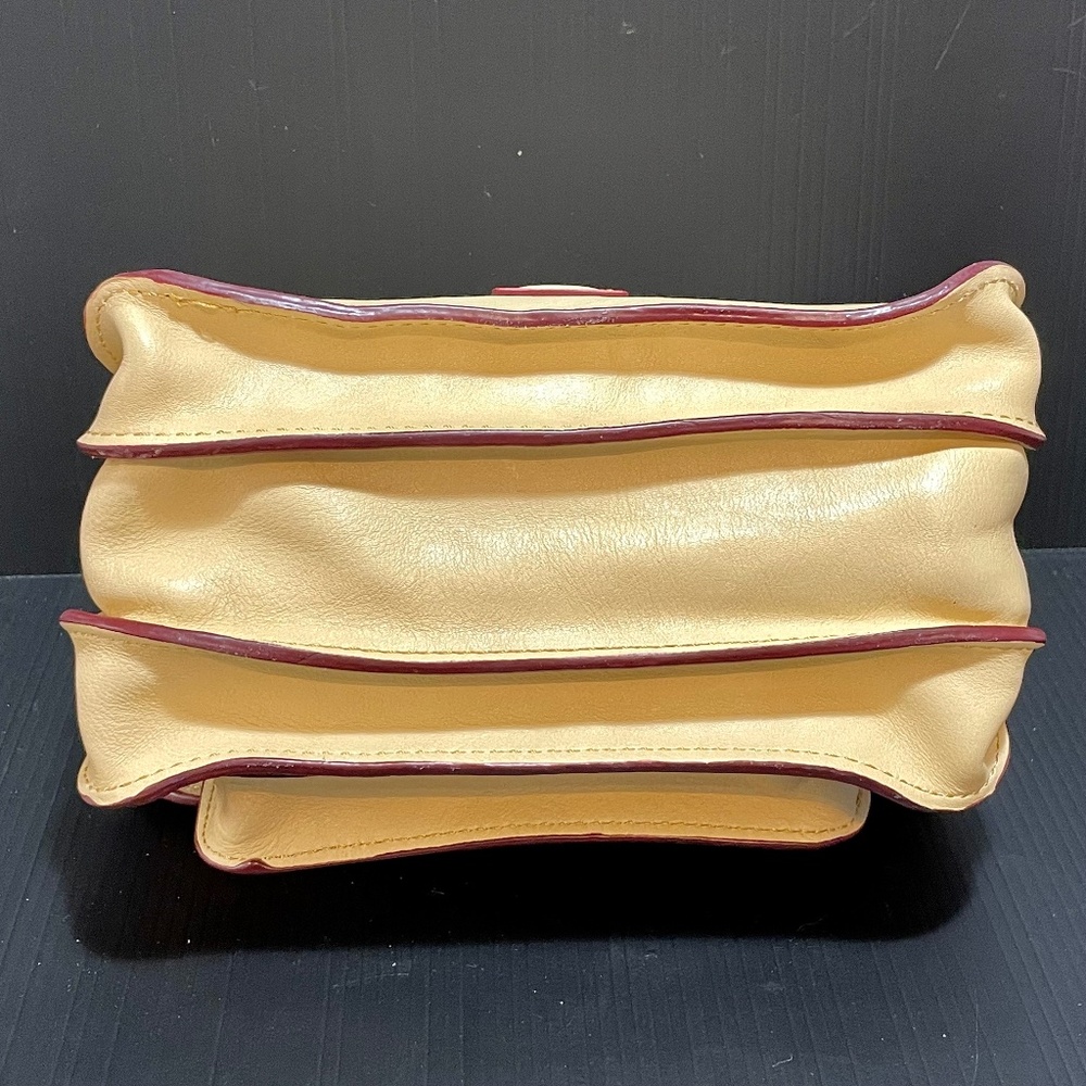 Dooney & Bourke Ivory Crossbody Purse Like New - Picture 10 of 16